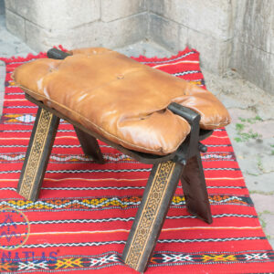 Tabouret marocain en cuir camel