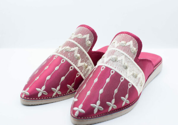 rote Marokkanische Schuhe